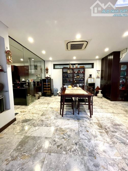 BÁN GẤP NHÀ KHÂM THIÊN - ĐỐNG ĐA - DT 92M2 x 5T- 16,6 TỶ-GẦN HỒ-MẶT NGÕ KD-2 THOÁNG