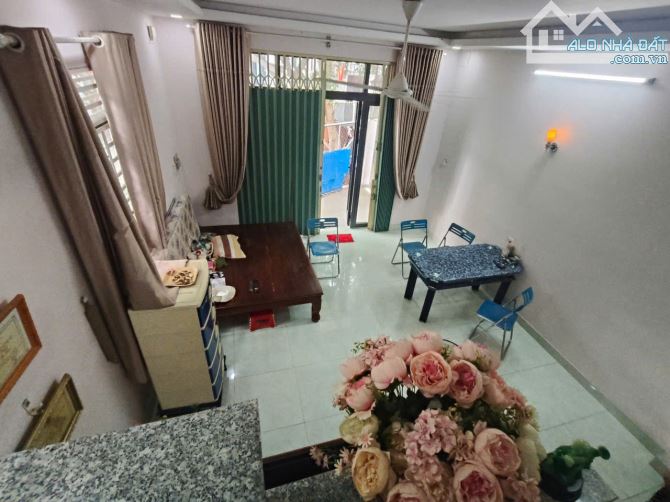 NHÀ BÌNH TRƯNG ĐƯỜNG Ô TÔ DT 182 M2 GIÁ 12,9 TỶ TL