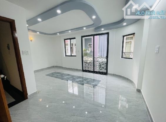 Nhà mới xinh lung linh HXH lô góc Trần Quang Diệu quận 3