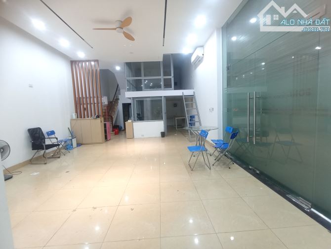 ANH TRAI CÓ VIỆC GỬI BÁN CĂN NHÀ LÔ GÓC , HIỆN ĐANG LÀM VĂN PHÒNG ,THIẾT KẾ THÔNG SÀN