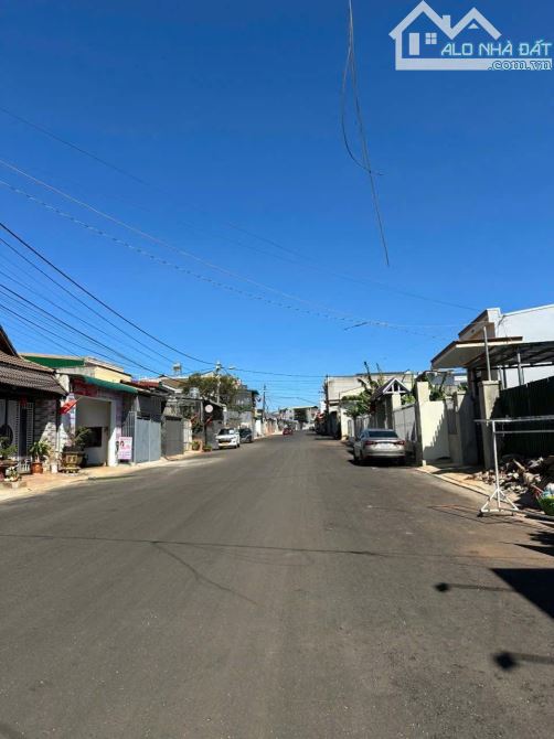 ❌❌ ĐẤT TO MẶT TIỀN ĐƯỜNG ĐỖ NHUẬN  • Diện tích: 15 × 20m❌13,5tỷ