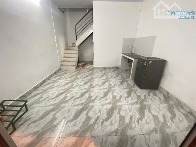Bán Đất tặng nhà Chính Kinh, lô góc 2 thoáng, 133m, 6,5m MT, giá 22,5 tỷ