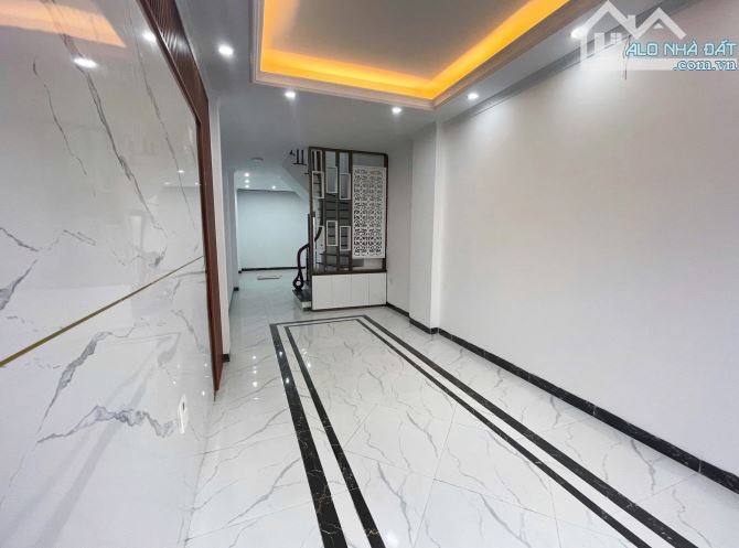NHÀ MỚI YÊN SỞ - NGÕ Ô TÔ ĐỖ - SÂN TRƯỚC RỘNG THOÁNG