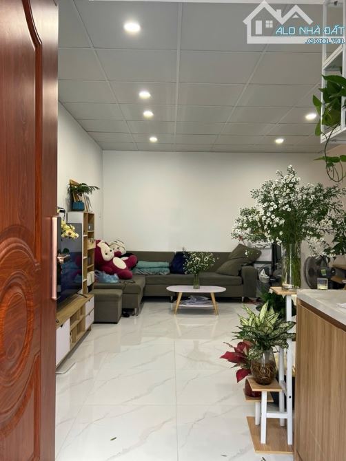Bán nhà phố Lê Lợi, 34m2,ngay ga tầu Hà Đông, chợ Hà Đông ,6,18tỷ