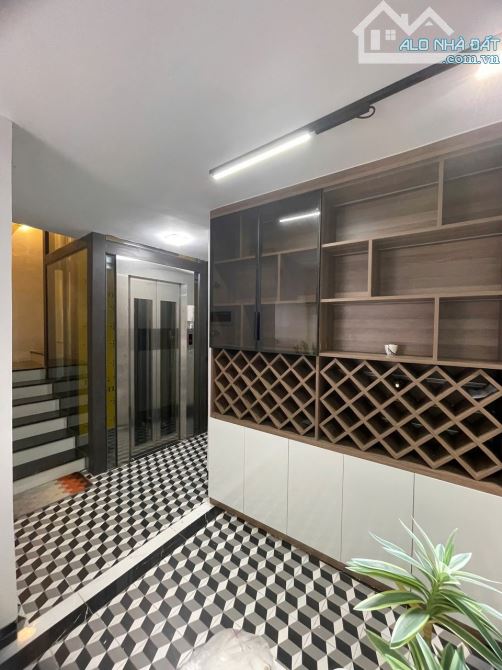BÁN NHÀ 6 TẦNG THANG MÁY – VỊ TRÍ CỰC ĐẸP – 15M RA ĐƯỜNG TÂY SƠN – NỘI THẤT HIỆN ĐẠI – GIÁ