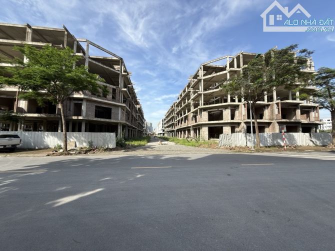 BÁN ĐẤT PHÂN LÔ – TT TRÂU QUỲ, GIA LÂM – TRUNG TÂM ,VỈA HÈ_ Ô TÔ TRÁNH – 33m2, 6,7 TỶ