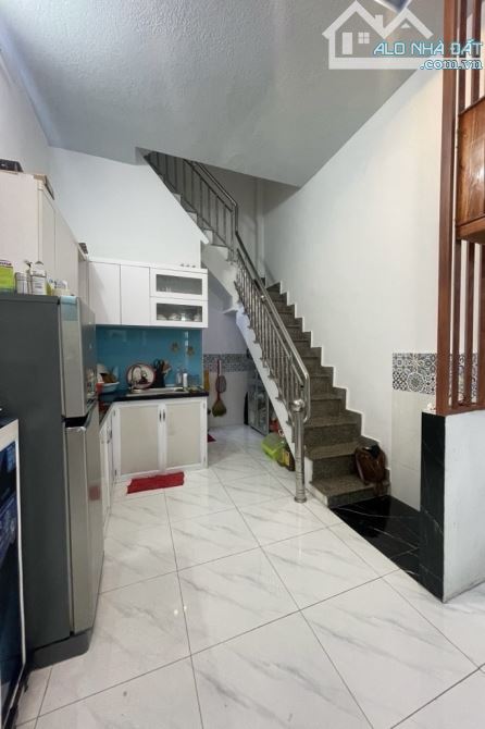 Tân Phú , Lý Tuệ, 4 Tầng BTCT, 27M2, Giá 3,2 Tỷ TL