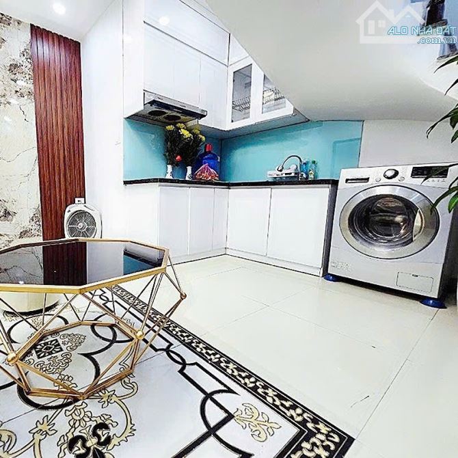 NHÀ ĐẸP KHÂM THIÊN, BA BƯỚC RA CHỢ, FULL NỘI THẤT, NGÕ THÔNG, SỔ ĐỎ CC, 4.68 tỷ