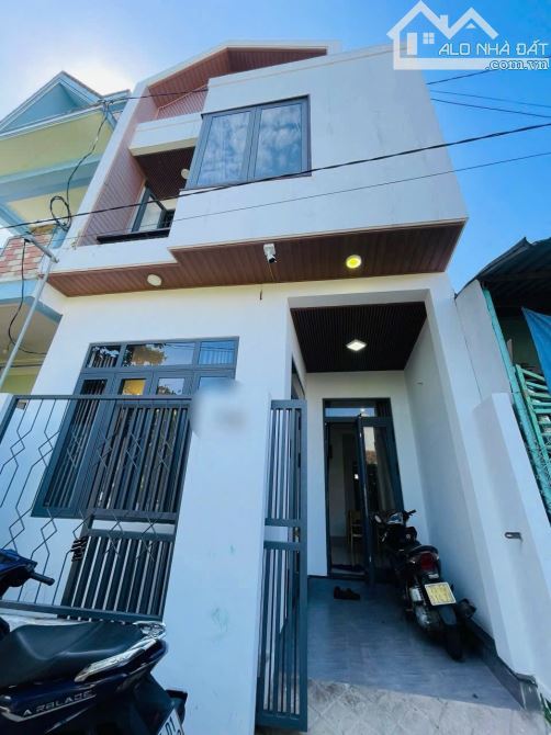 Nhà 2 Tầng Kiệt Oto Trần Phú 2.4 Tỉ