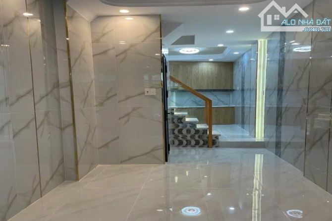Bán nhà hẻm xe hơi, Ni Sư Huỳnh Liên, Tân Bình, 32 m² (3m x 10.5m) - Giá 4.5 tỷ TL