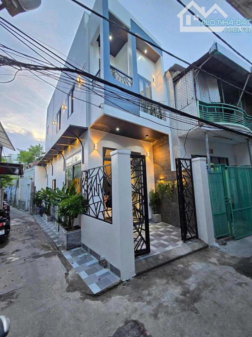 - bán nhà 2T 2 mặt kiệt full toàn bộ nội thất Hải Phòng . Kiệt thẳng 1 đường tới nhà