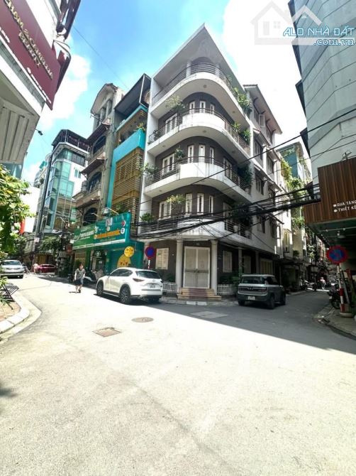 BÁN NHÀ LÔ GÓC VIP PHỐ NGUYÊN HỒNG QUẬN ĐỐNG W-DT 72-MT 17M-GIÁ 53.9 TỶ