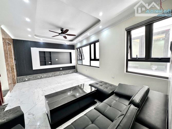Bán nhà Bồ Đề Long Biên 36m x 6 Tầng Thang Máy Ô Tô Gần Giá 9,3 Tỷ