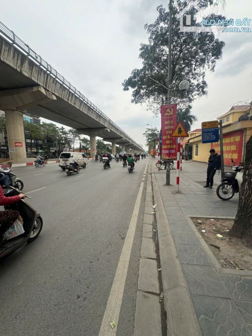 Bán nhà mặt phố Hồ Tùng Mậu 42m 4 tầng mt4.5m Giá chỉ 24.7 tỷ