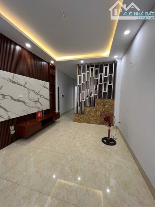 💥 TRẦN CUNG - CẦU GIẤY - LÔ GÓC – GẦN PHỐ - DT 33M - 5 TẦNG - 8.9 TỶ 💥