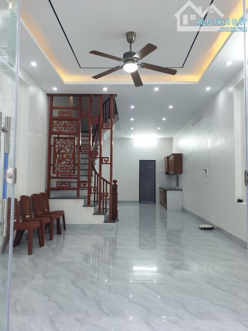 BÁN NHÀ ĐẸP 2.8 TỶ 3 TẦNG 84M2 ( ĐÔNG NAM ) NGÕ HÙNG VƯƠNG