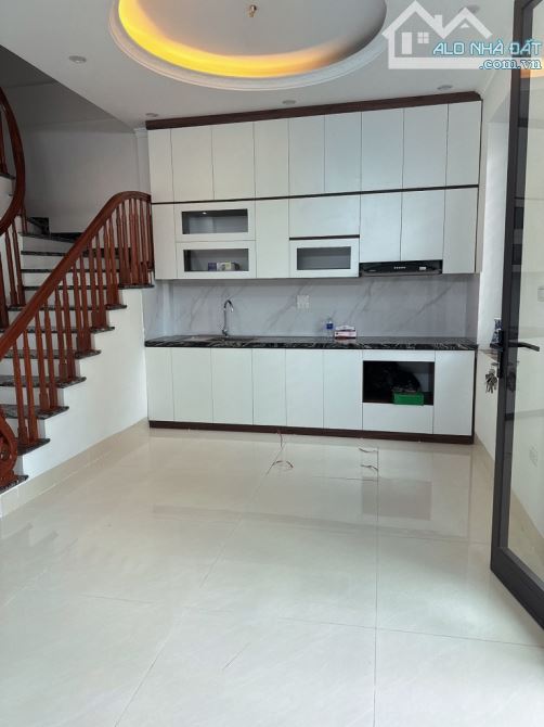 Cực Rẻ Thanh Am Long Biên 54m 5T 7 tỷ gần phố.