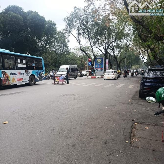 Bán nhà mặt phố cổ Trần Nhân Tông view Cv, kinh doanh vô địch.