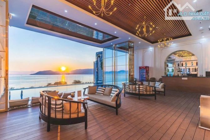 Cần Chuyển nhượng Khách sạn 4 sao mặt tiền BIỂN Trần  Phú TP Nha Trang.