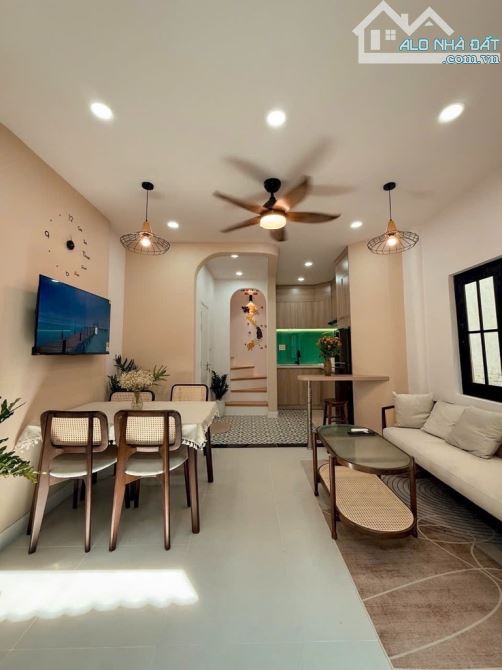 LÊ VĂN SỸ, QUẬN 3- VIP 3 TẦNG MỚI ĐẸP