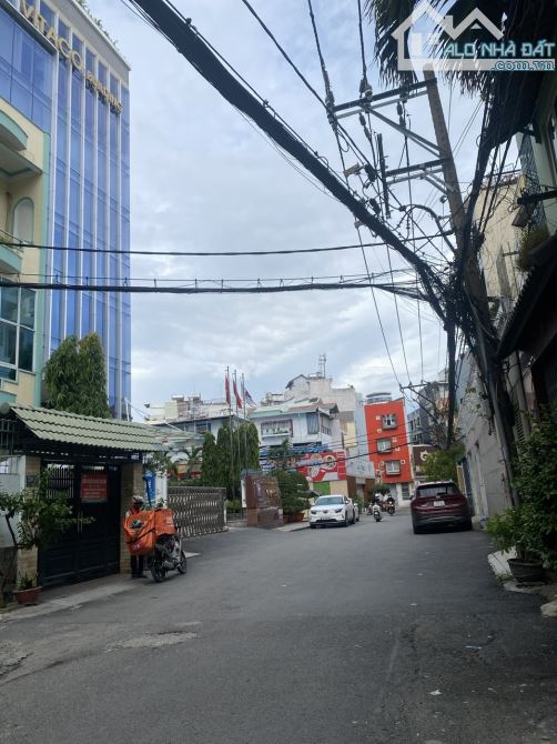 Bán ĐẤT MT UNG VĂN KHIÊM P25 BT, DT 10MX30M GIÁ 60TY