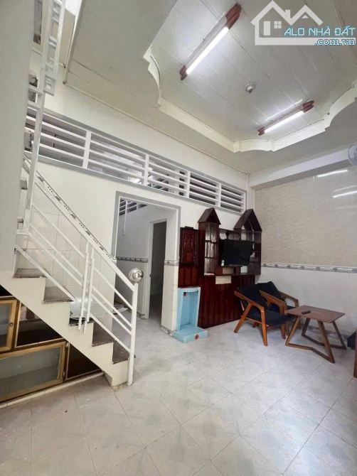 Nhà lầu hẻm Nguyễn Chí Thanh gần chợ Rạch Sỏi