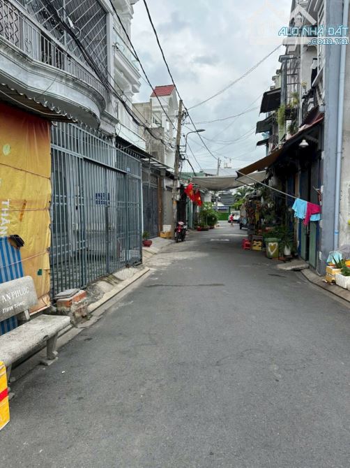 Bán nhà 1/ Thới An 15 _ gần Lê Thị _ Q12( SỔ HỒNG RIÊNG) hẻm 4M XE HƠI _3x10m. 2ty550