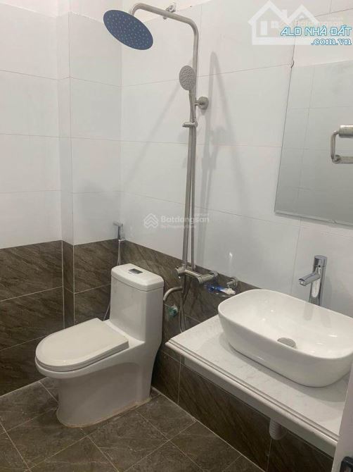 Bán nhà 5T ô tô đỗ cửa, Kim Chung, gần đường 422B, gần trường, chợ, ngõ thông tiện