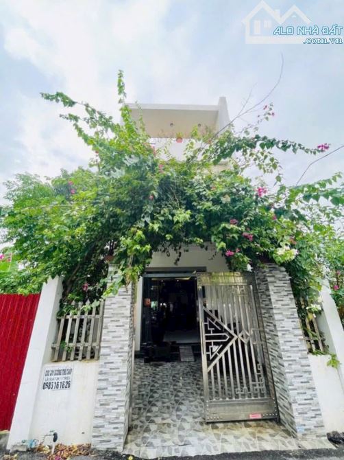 Bán căn nhà 3 tầng tại trung tâm thị trấn Núi Đèo (Phường Thuỷ Đường mới)