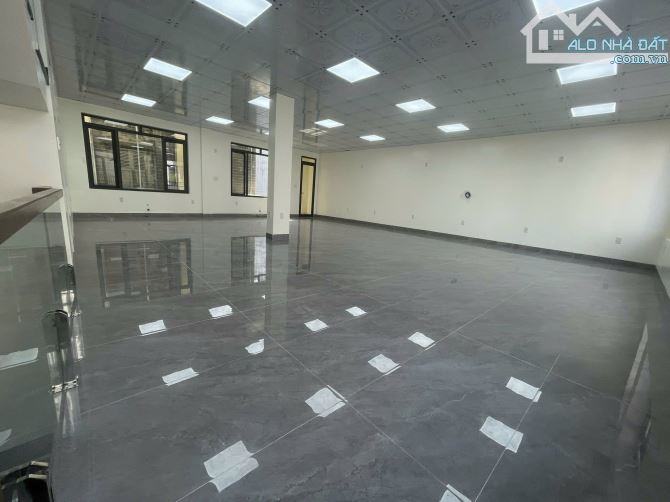 Cho thuê nhà tuyến Thế Lữ - Thiết kế thông sàn , 100m2, 3 tầng, 23 triệu
