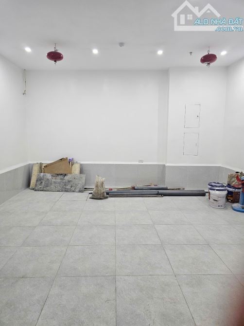 "THUÊ THẲNG CHDV NHÀ MỚI CỨNG Ở MỄ TRÌ HẠ -  9PKK - full đồ - full khách