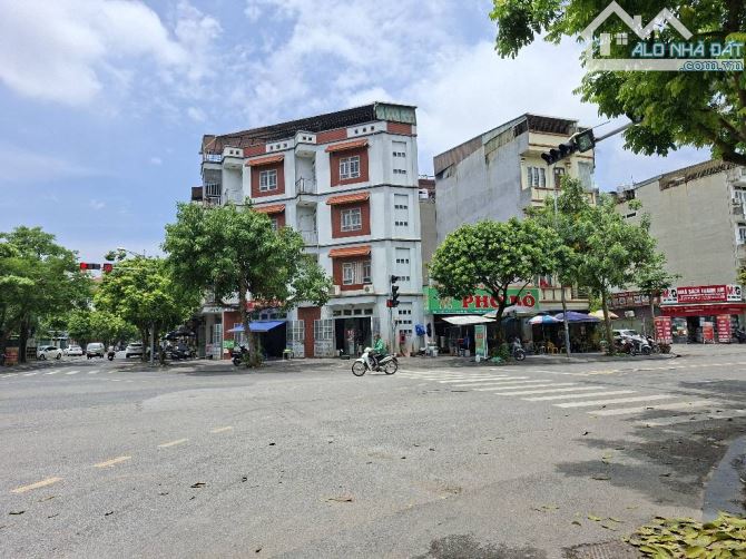 Bán đất Việt Hưng, Long Biên: 35m2, hơn 4 tỷ, mặt tiền = hậu, ô tô, đầu tư đỉnh
