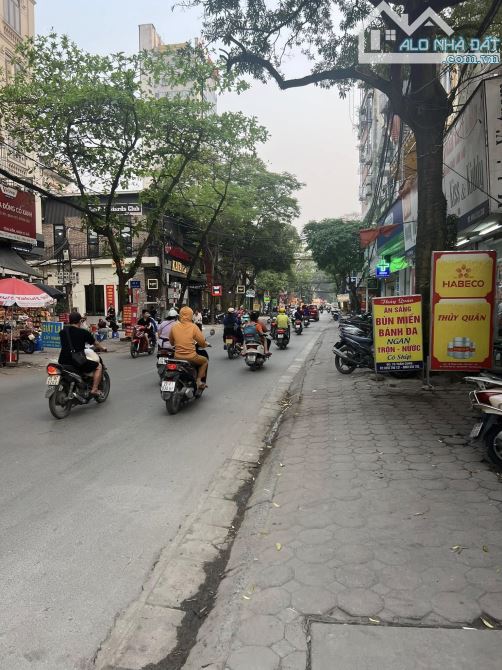 Bán Đất - Đẹp Nhất Phố Cổ Nhuế OTO Tránh 72m2 MT 5.1m Cạnh Trung Tâm Thương Mại 18 tỷ