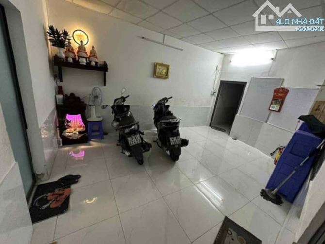 NHÀ LÔ GÓC 2 MẶT TIỀN HẺM HOÀNG HOA THÁM, 70M2, NHỈNH 4 TỶ