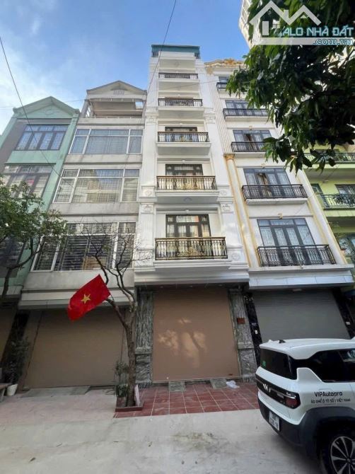 Siêu phẩm phân lô Hoàng Văn Thái ô tô vào nhà ngõ thông 7 tầng 60m2 thang máy ở, cho thuê