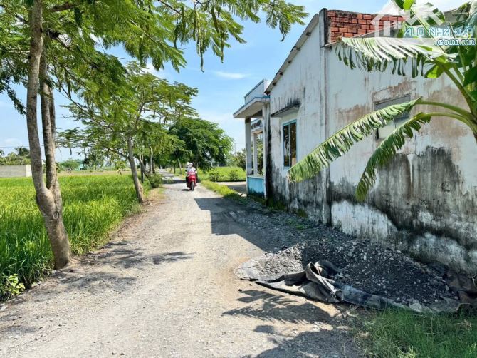 cần bán 550m2 đất 🌾 giá 449tr thuộc Tân Lân, Cần Đước sổ sẵn