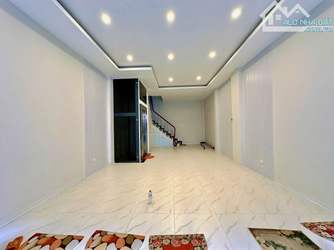 Cần bán gấp nhà riếng phân lô gara Ôtô kinh doanh 50m,6T thang máy phố Vương Thừa Vũ, TX