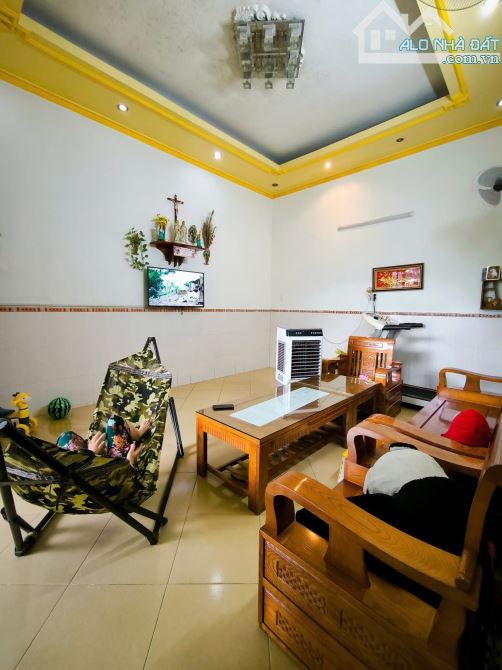 BÁN NHÀ CẤP 4 (DT: 81M2) HOÀN CÔNG. NGAY ĐƯỜNG BÙI HỮU NGHĨA P. TÂN VẠN. GIÁ CHỈ 1,980 TỶ