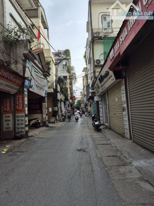 HÒE THỊ - LÔ GÓC - Ô TÔ LÙI TẬN CỬA, 35m2, giá 6.8T (còn thương lượng)