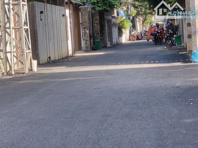 BÁN NHÀ KIỆT NGUYỄN VĂN THOẠI – GẦN BIỂN MỸ KHÊ 🌊 132.6m² | 2PN | 2WC | PK | Bếp | Hiên đ