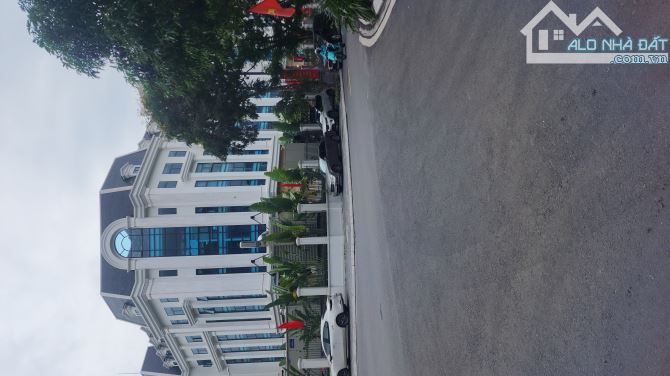 Bán nhà văn phòng phố thanh liệt kĐT the meno dt99m 5 tầng mt6m giá 35 tỷ, siêu víp