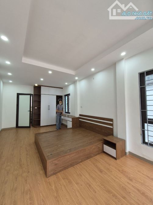 Bán nhà XUÂN PHƯƠNG 45m2 x 4T, NHÀ DÂN,  có sân để xe RIÊNG, Giá 6.399T
