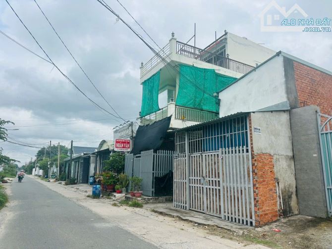 Cần bán dãy trọ lô 4 Tân Lập mặt tiền đường số 21 1/ QL22 xã Tân Thông Hội 12phòng 230m2