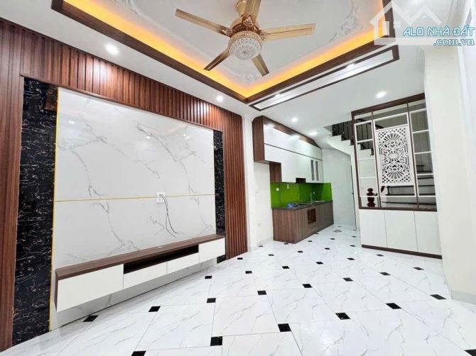 🏠 Cổ Nhuế, 35m2 nhỉnh 7 tỷ, ngõ thông, ô tô, dân trí cao, an sinh tuyệt vời