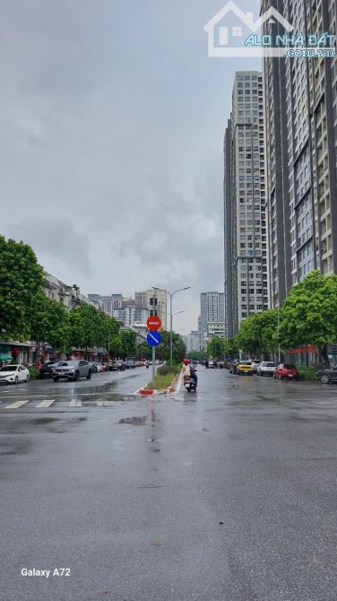 + Nhà Phân Lô Hàm Nghi - 70m2  MT 4,2m - khu víp ô tô vào nhà - ở hoặc làm Văn phòng cực đ