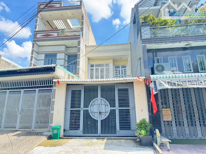 Bán Nhà 1 Lầu Buôn bán , Gần Big C Dĩ An , Đường Nhựa vỉa hè