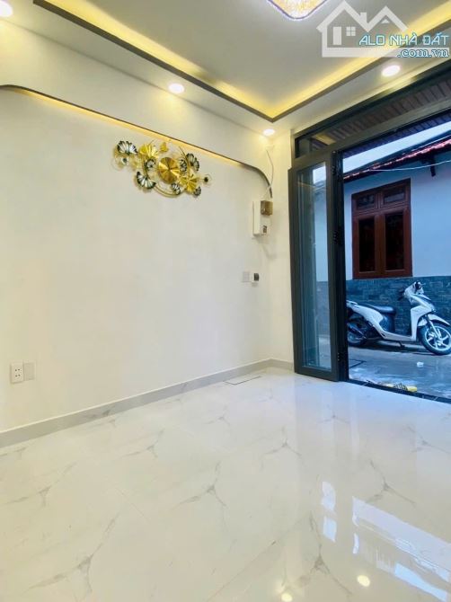 Nhà mới 3 tầng vào ở ngay - Vị trí thuận tiện di chuyển - DT 22m2