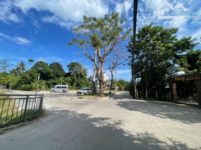 BÁN BIỆT THỰ 300M2- 2 MẶT TIỀN KIM LONG - PHÚ MỘNG-TP HUẾ- GIÁ RẺ NHƯ GIÁ ĐẤT