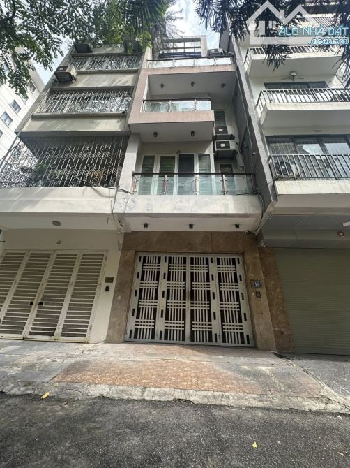 BÁN NHÀ PHÂN LÔ PHỐ ĐỖ QUANG, 45m2 5T, 4.5M, GIÁ 21.5 TỶ, NGÕ OTO TRÁNH, VỈA HÈ KINH DOANH