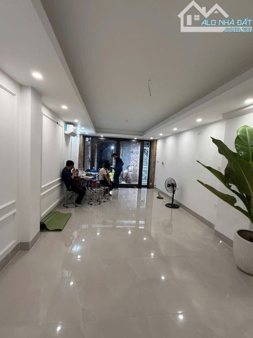 Siêu phẩm nhà mới Kim Giang 38m2x7 tầng thang máy, ngõ thông, KD đỉnh giá nhỉnh 12 tỷ